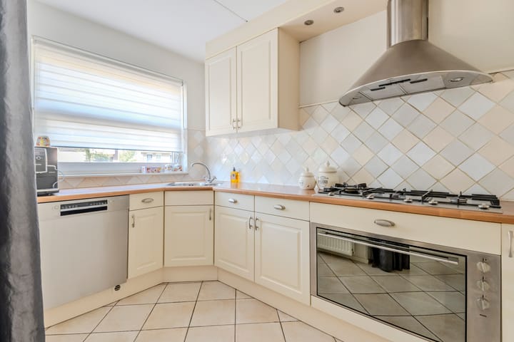 Foto 21 van Marga Klompélaan 119