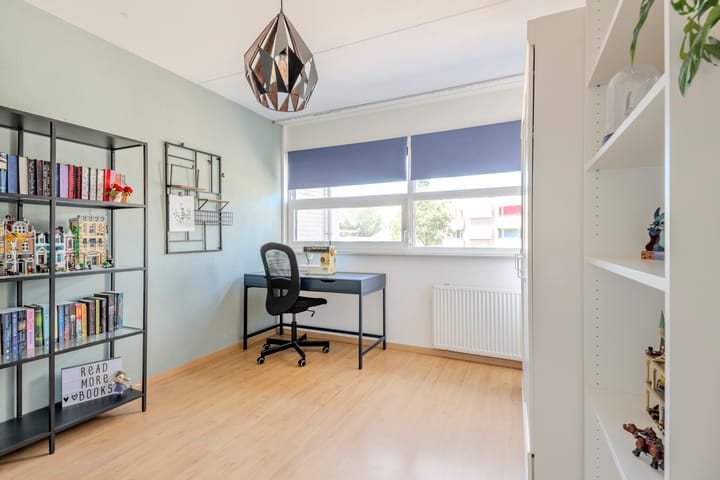 Foto 24 van Marga Klompélaan 119