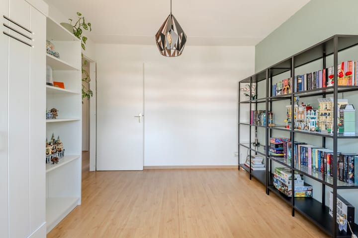 Foto 25 van Marga Klompélaan 119