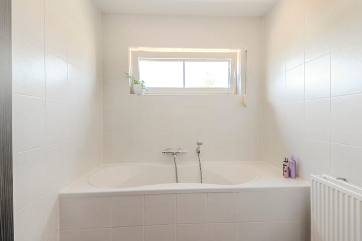 Foto 31 van Marga Klompélaan 119