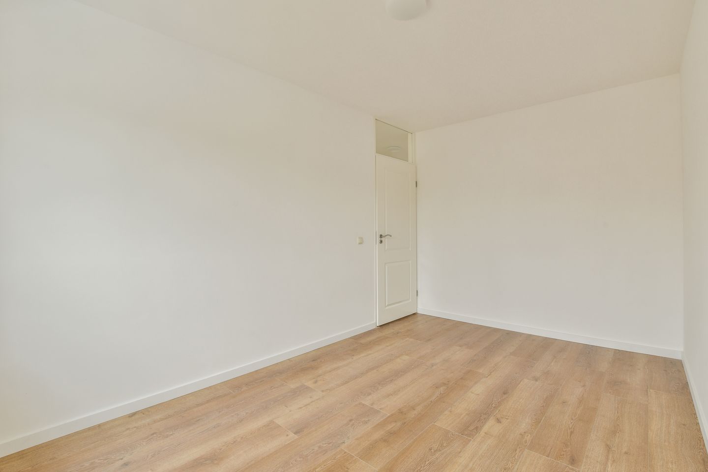 Foto 14 van Distelweg 87