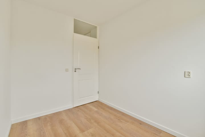 Foto 18 van Distelweg 87