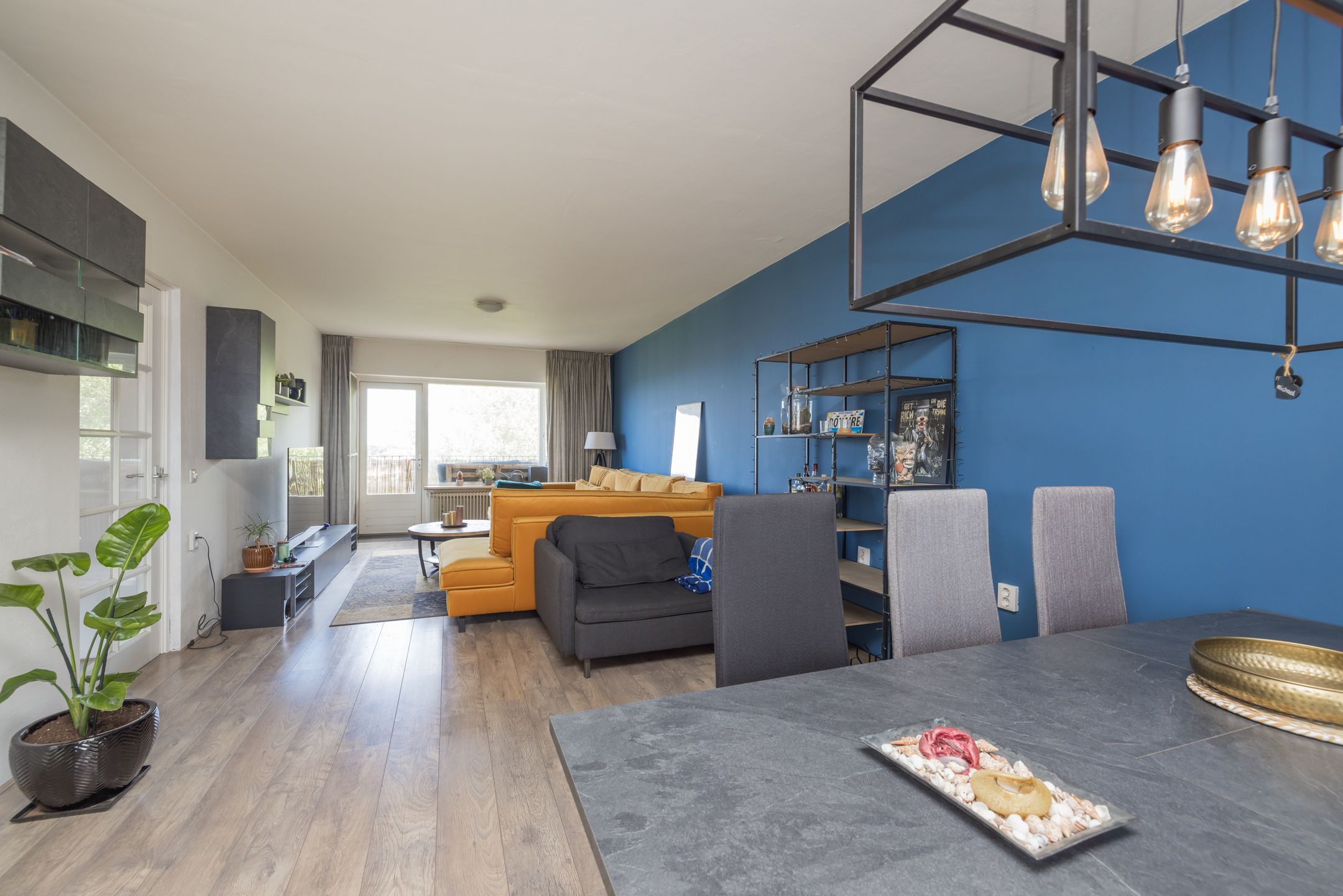 Foto 12 van Aert van Neslaan 623