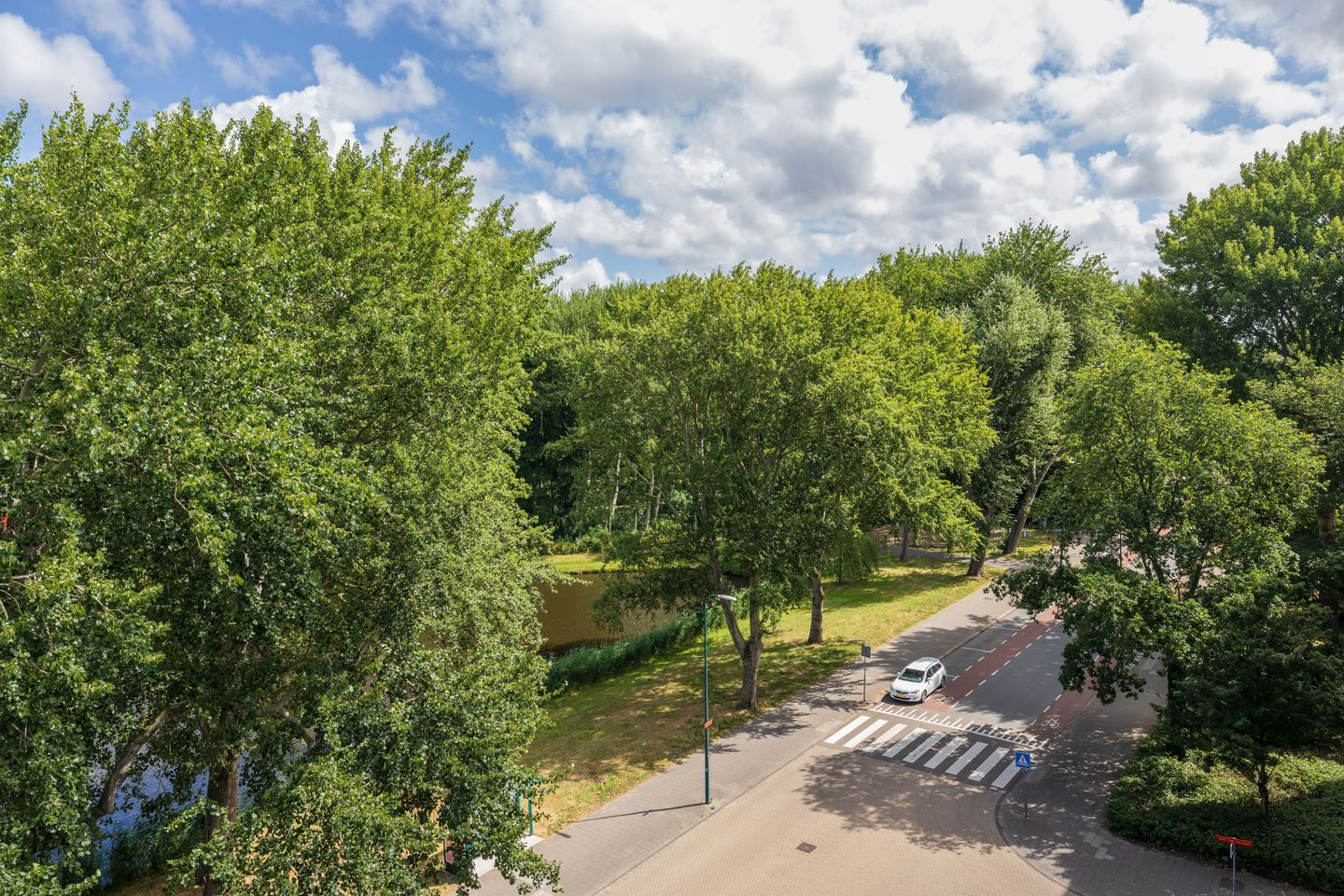 Foto 20 van Aert van Neslaan 623