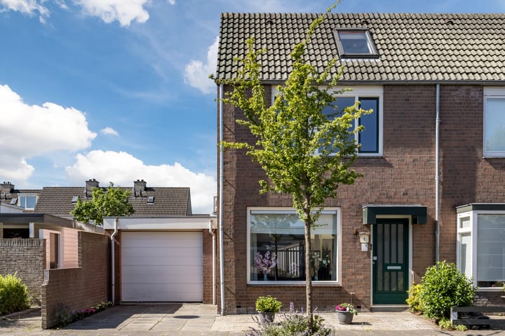 Foto 1 van Kortenaerstraat 1