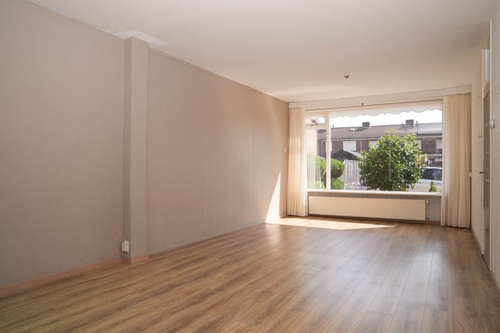 Photo 8 of Spechtstraat 6