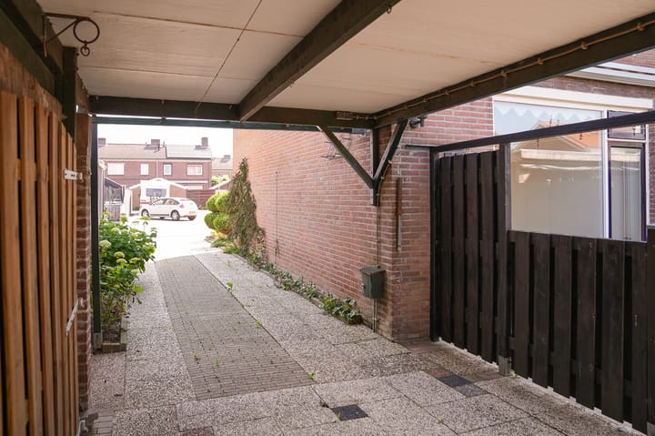 Photo 24 of Spechtstraat 6