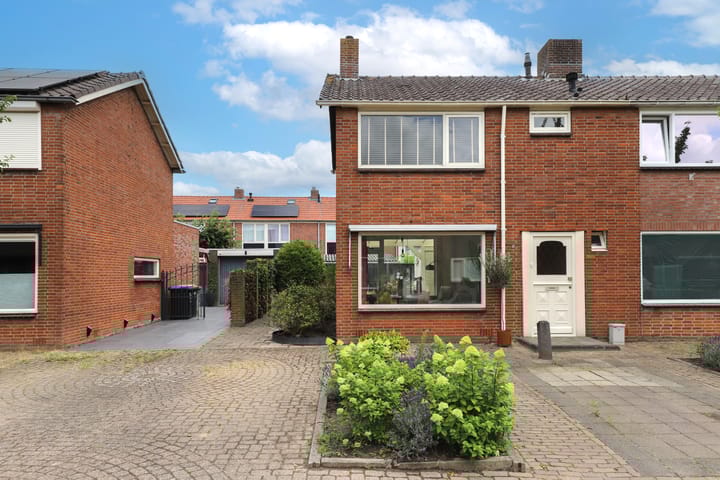 Foto 41 van Meidoornstraat 12