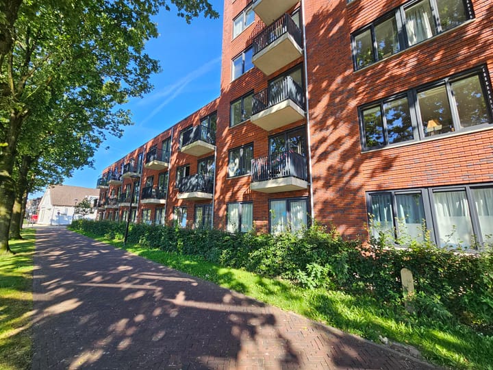 Photo 16 of Dr. Schaepmanstraat 117