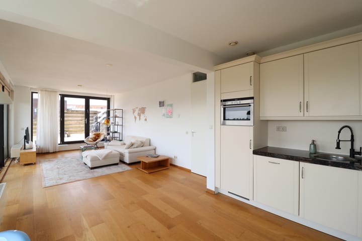 Foto 9 van Eva Besnyöstraat 453