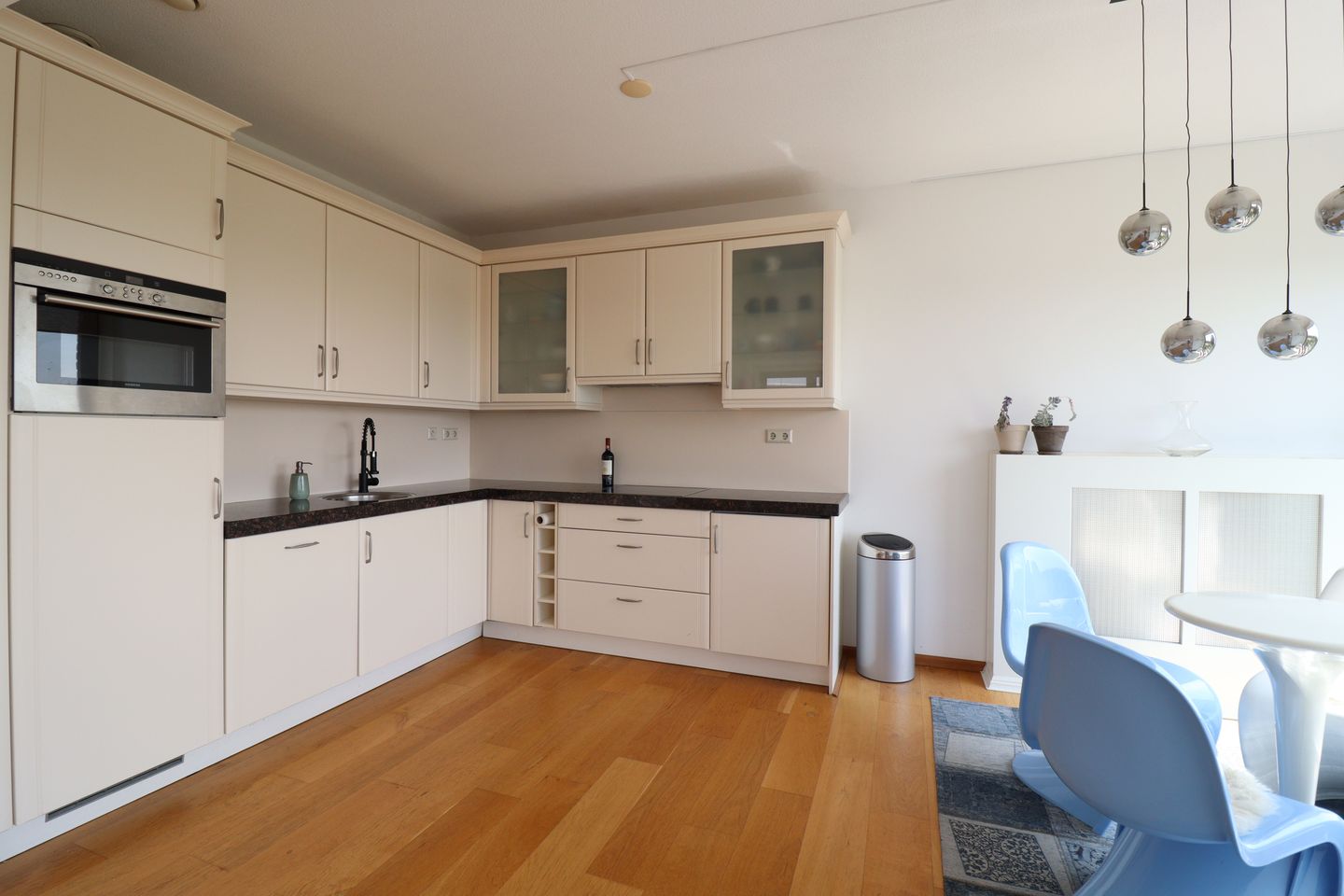 Foto 10 van Eva Besnyöstraat 453