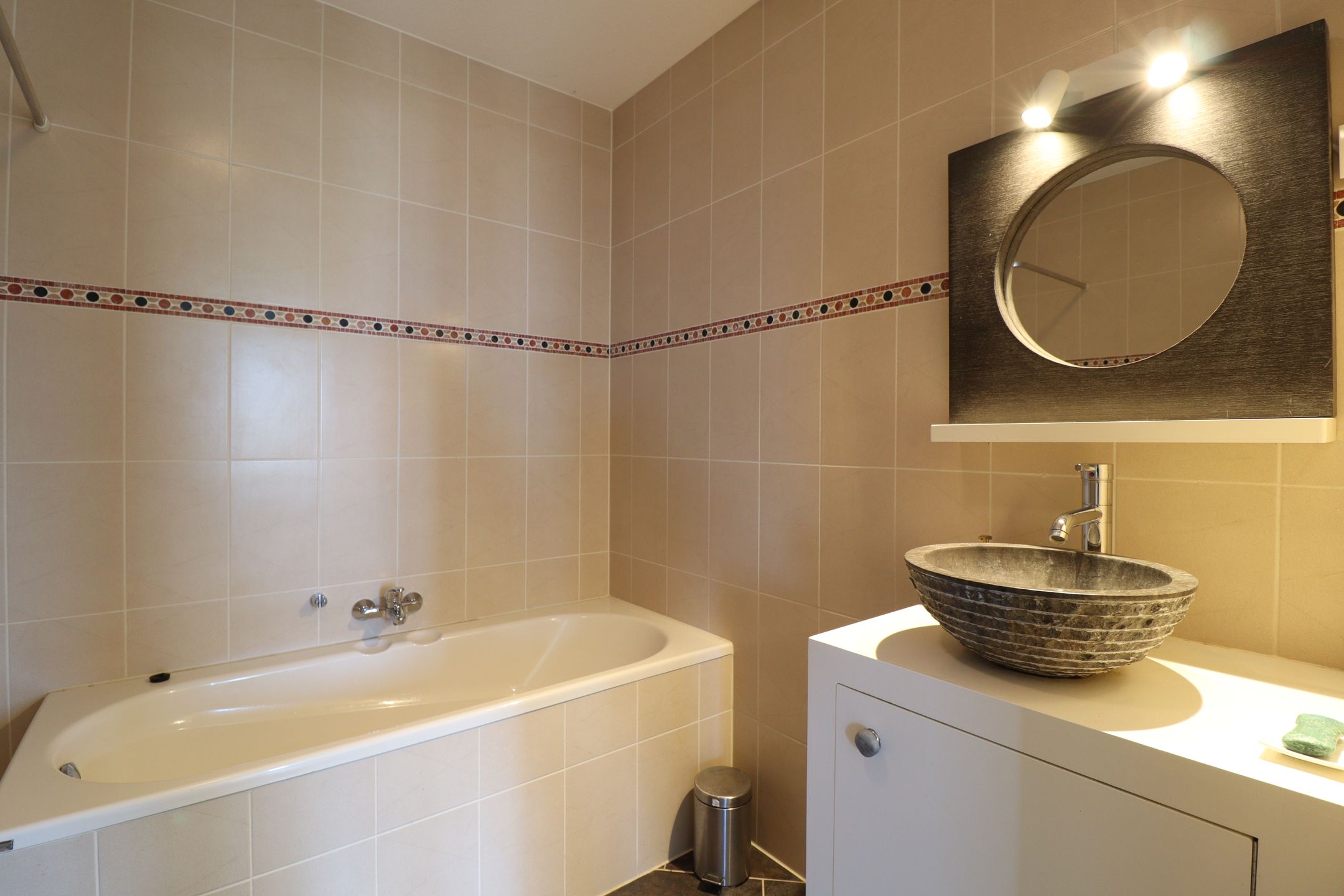 Foto 24 van Eva Besnyöstraat 453