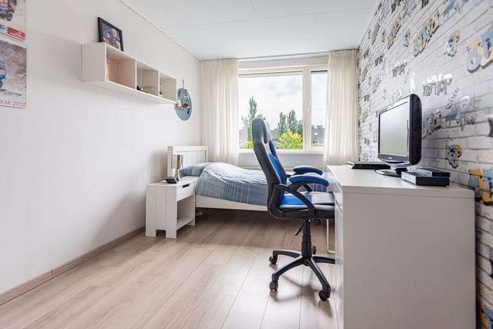 Foto 32 van Brederostraat 24