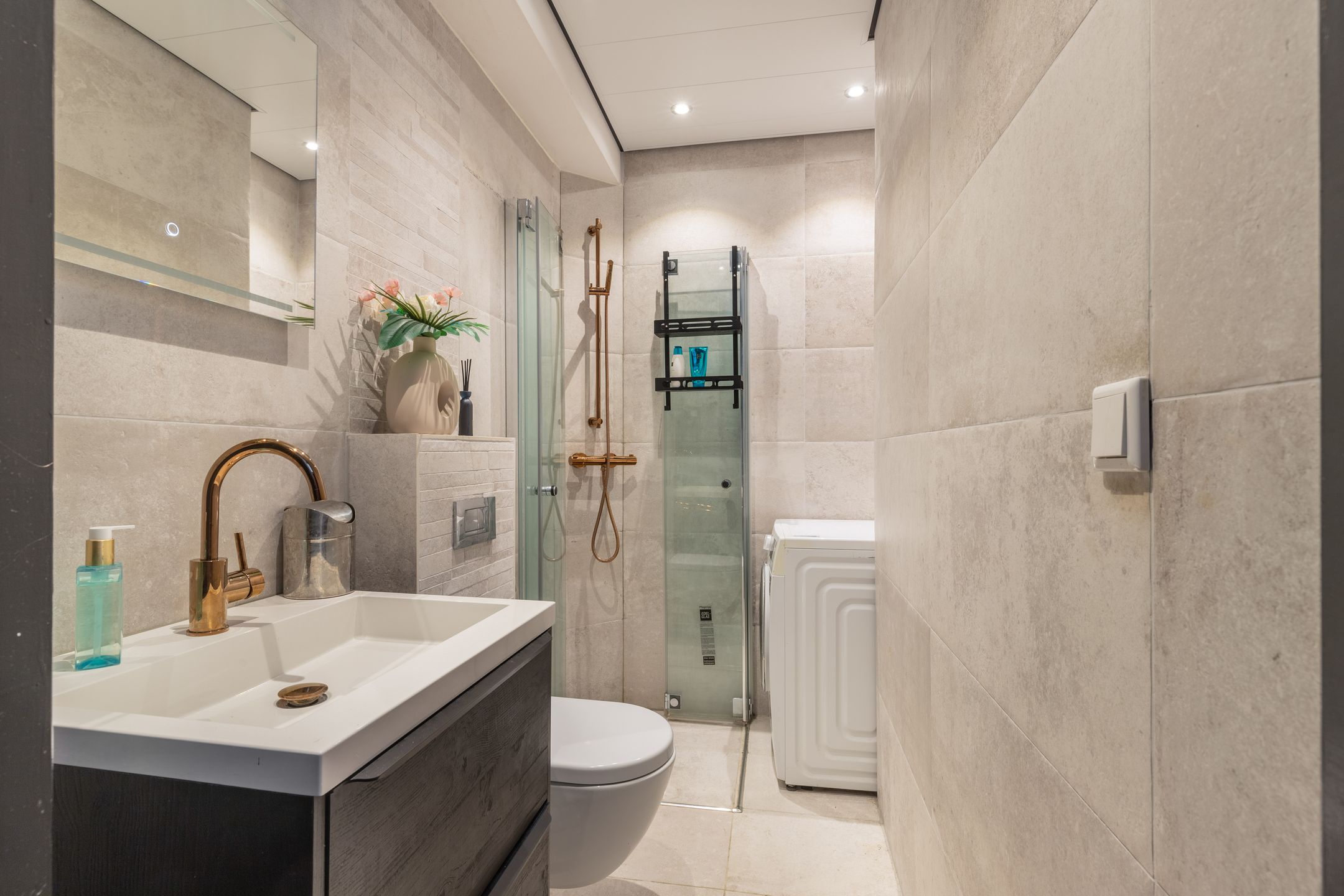 Photo 15 of Jan van Goyenstraat 76