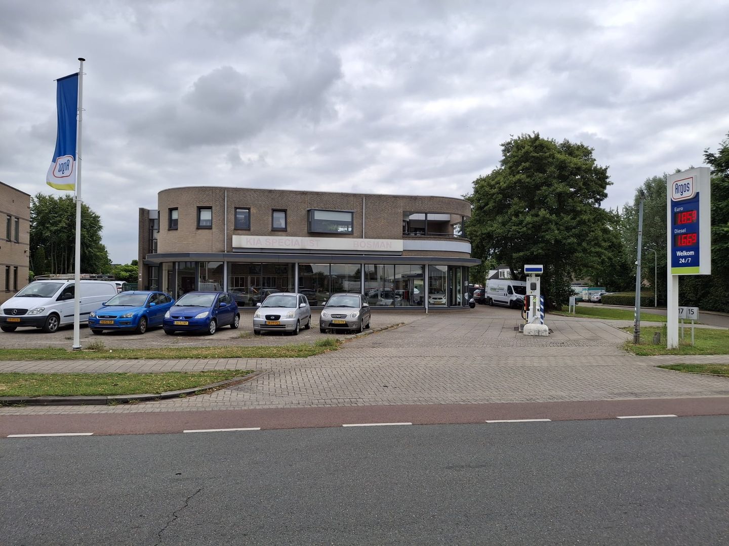 Bekijk foto 2 van Slakweg 17