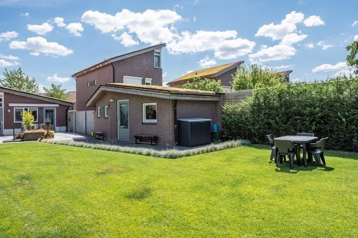 Foto 51 van Elisabeth van den Boschlaan 18