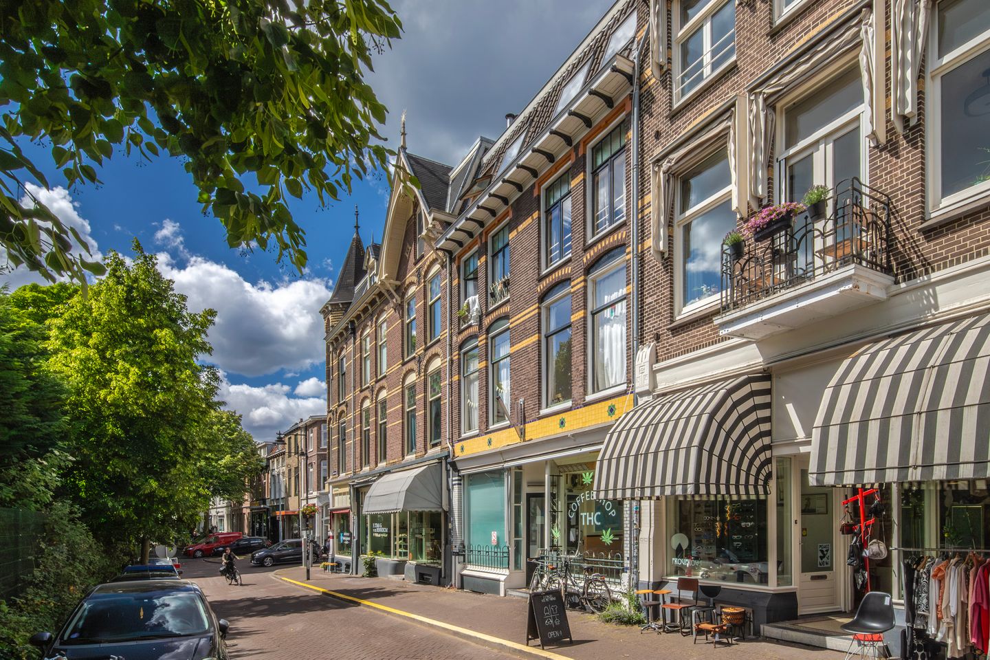 View photo 2 of Sonsbeeksingel 100