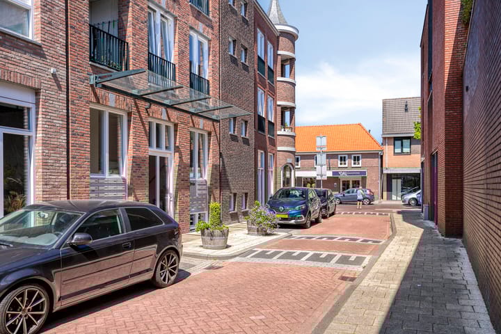 Photo 4 of Smidseind 63