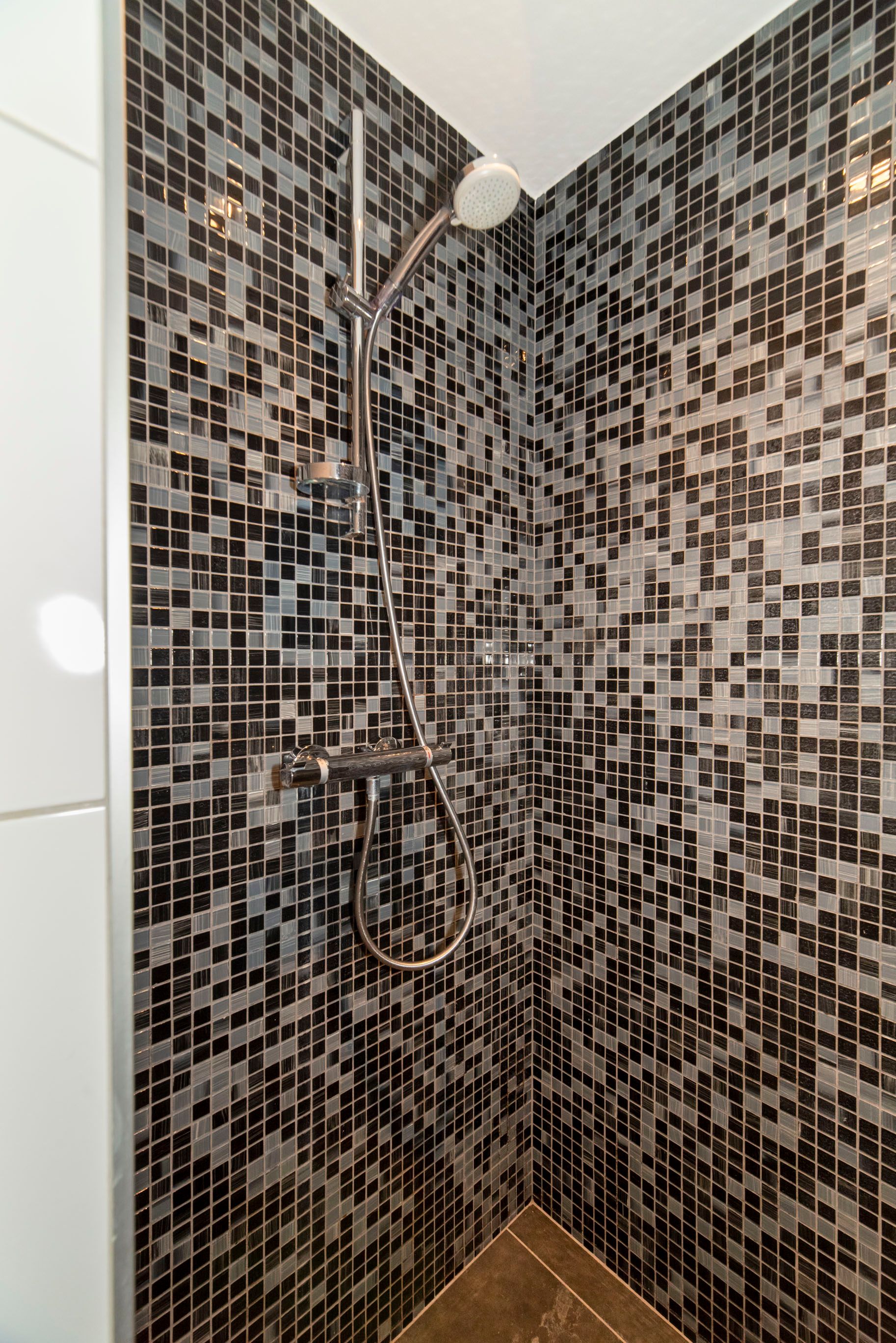 Foto 24 van Van den Broekestraat 35