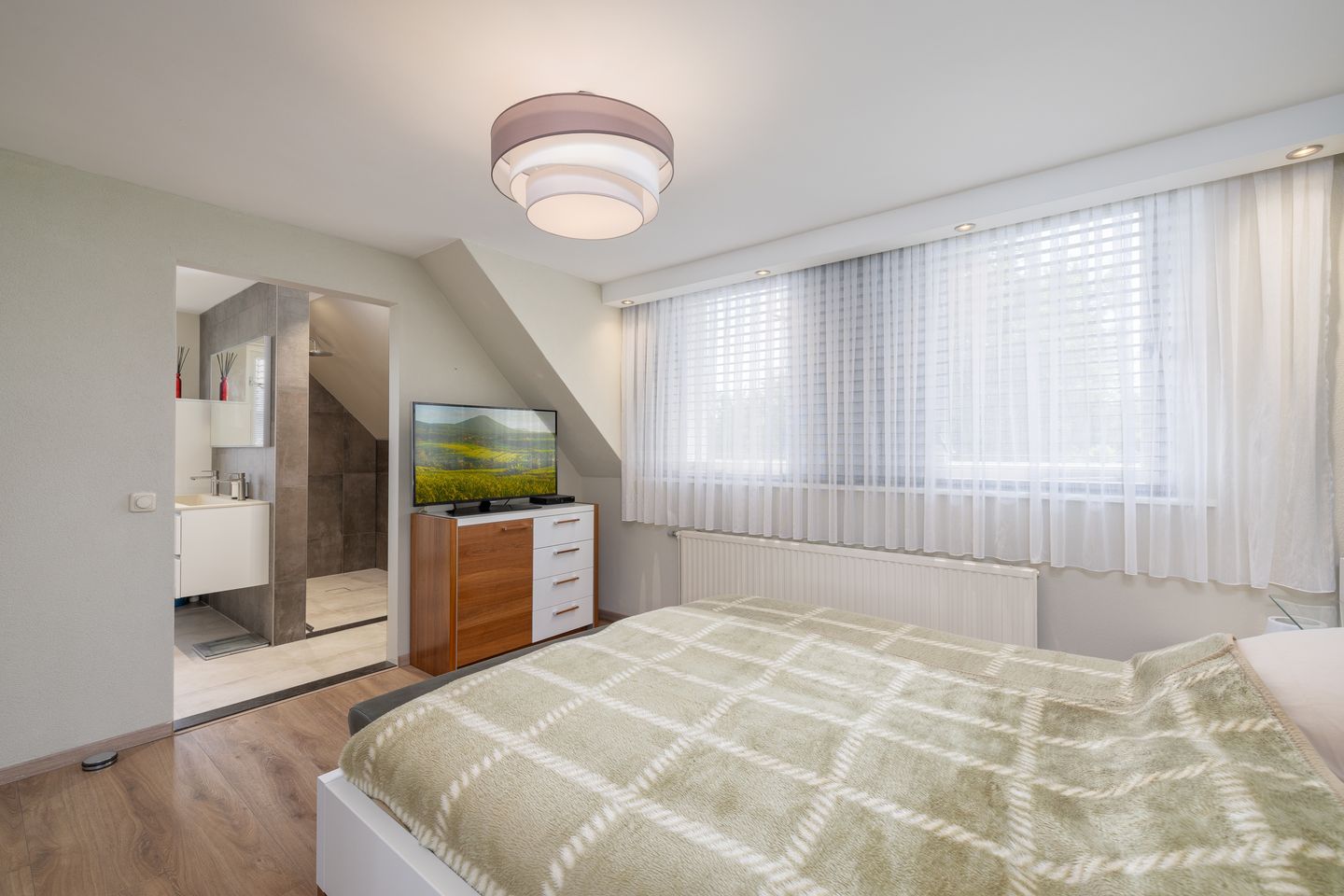 Photo 34 of Aalscholverlaan 24