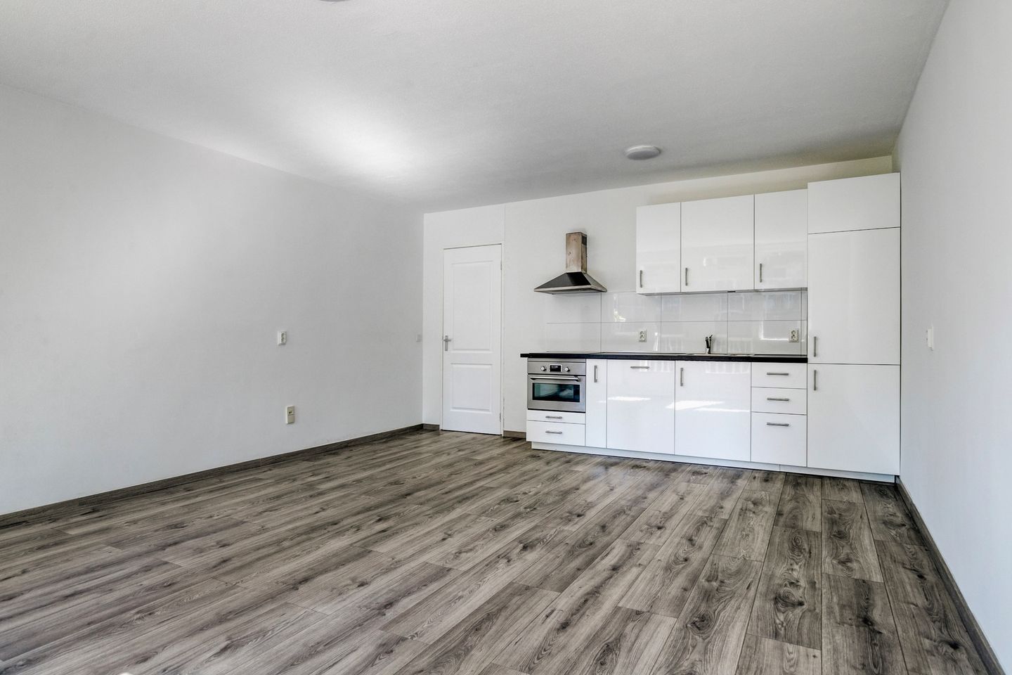 Photo 4 of Graaf Balderikstraat 85