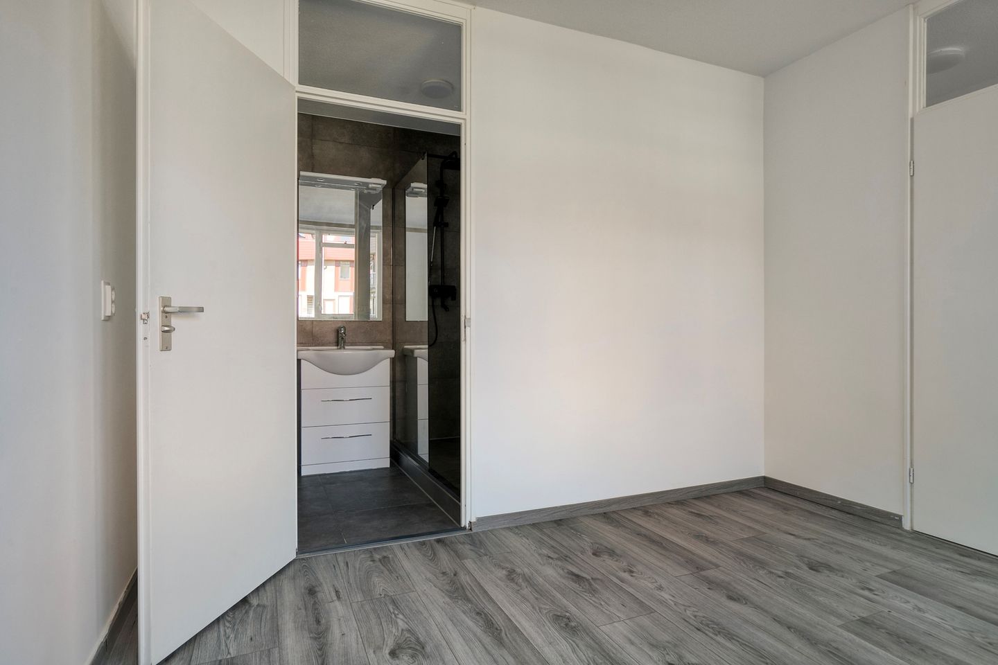 Photo 10 of Graaf Balderikstraat 85