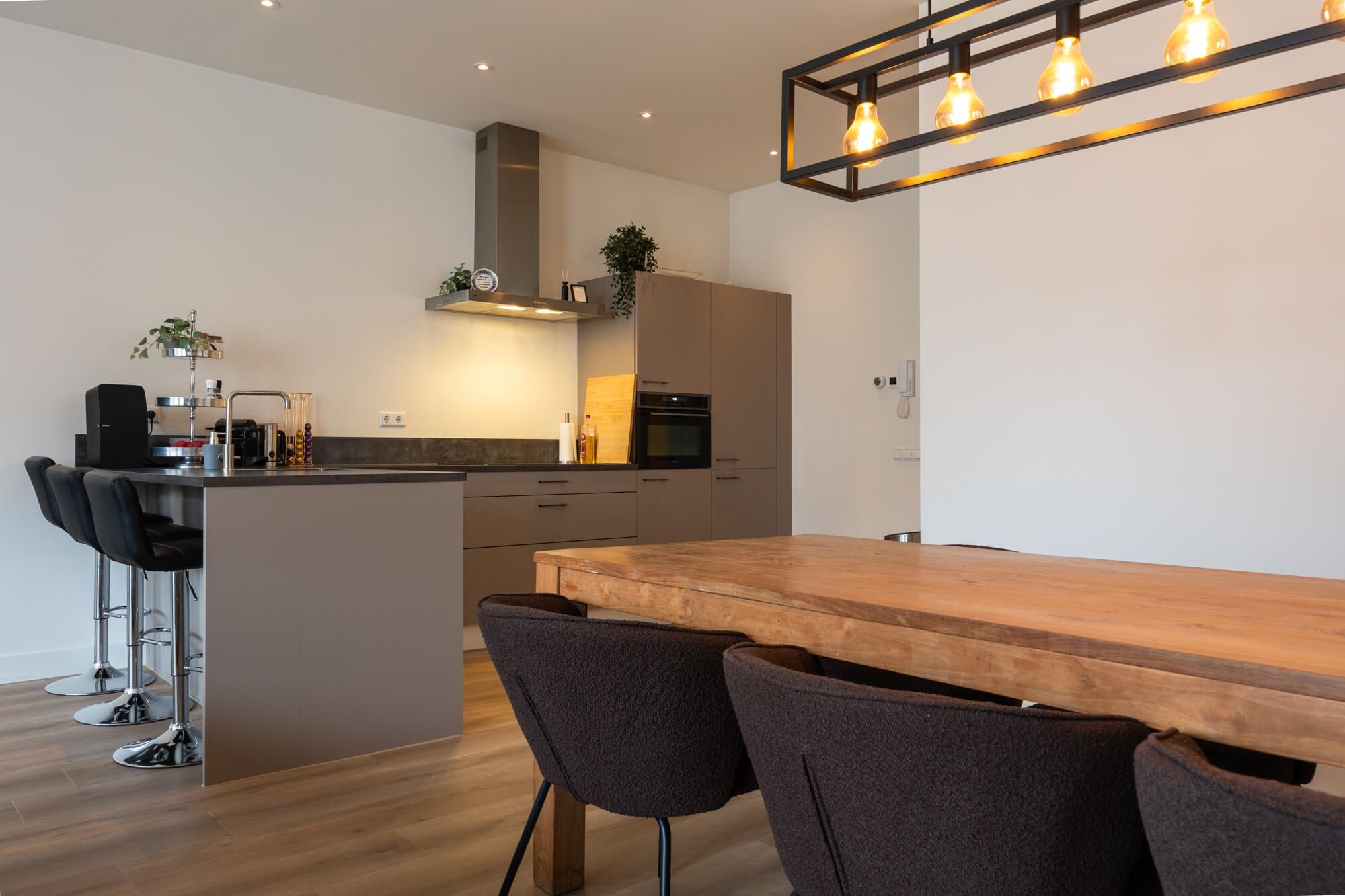 Foto 9 van Achterom 42-B