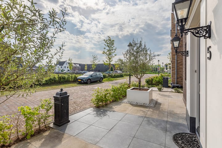 Photo 2 of Ernest Waltonstraat 5