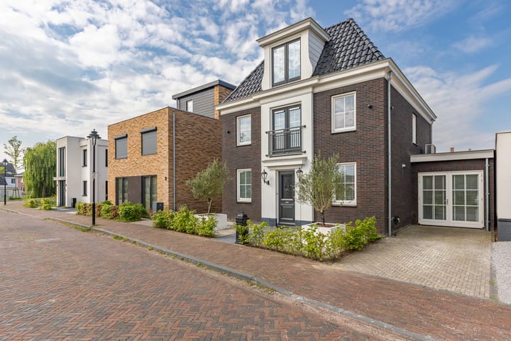 Photo 11 of Ernest Waltonstraat 5