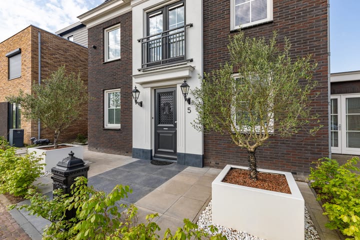 Photo 13 of Ernest Waltonstraat 5