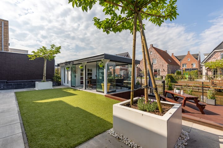 Photo 38 of Ernest Waltonstraat 5