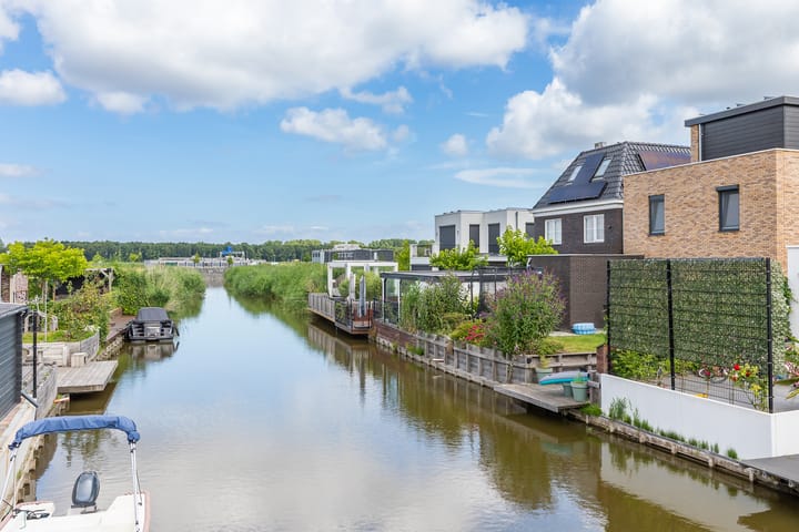 Photo 44 of Ernest Waltonstraat 5