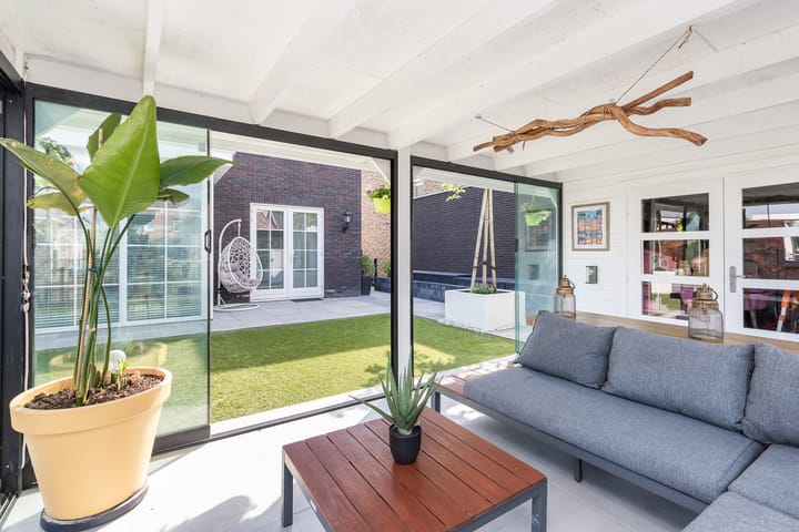 Photo 48 of Ernest Waltonstraat 5