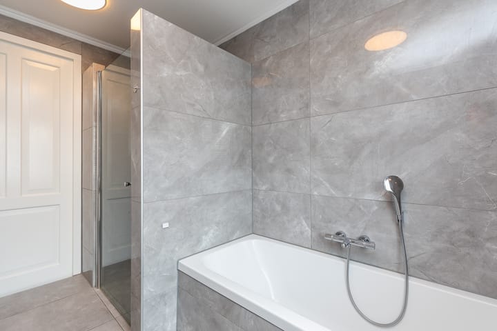 Photo 62 of Ernest Waltonstraat 5