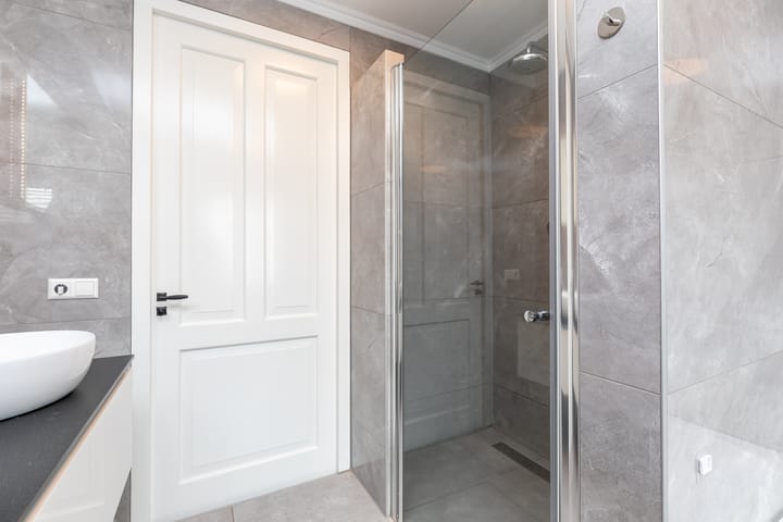 Photo 63 of Ernest Waltonstraat 5