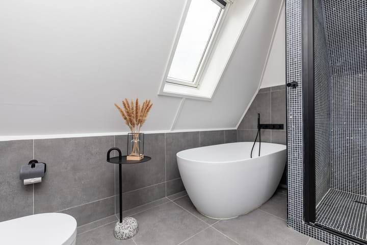 Photo 77 of Ernest Waltonstraat 5