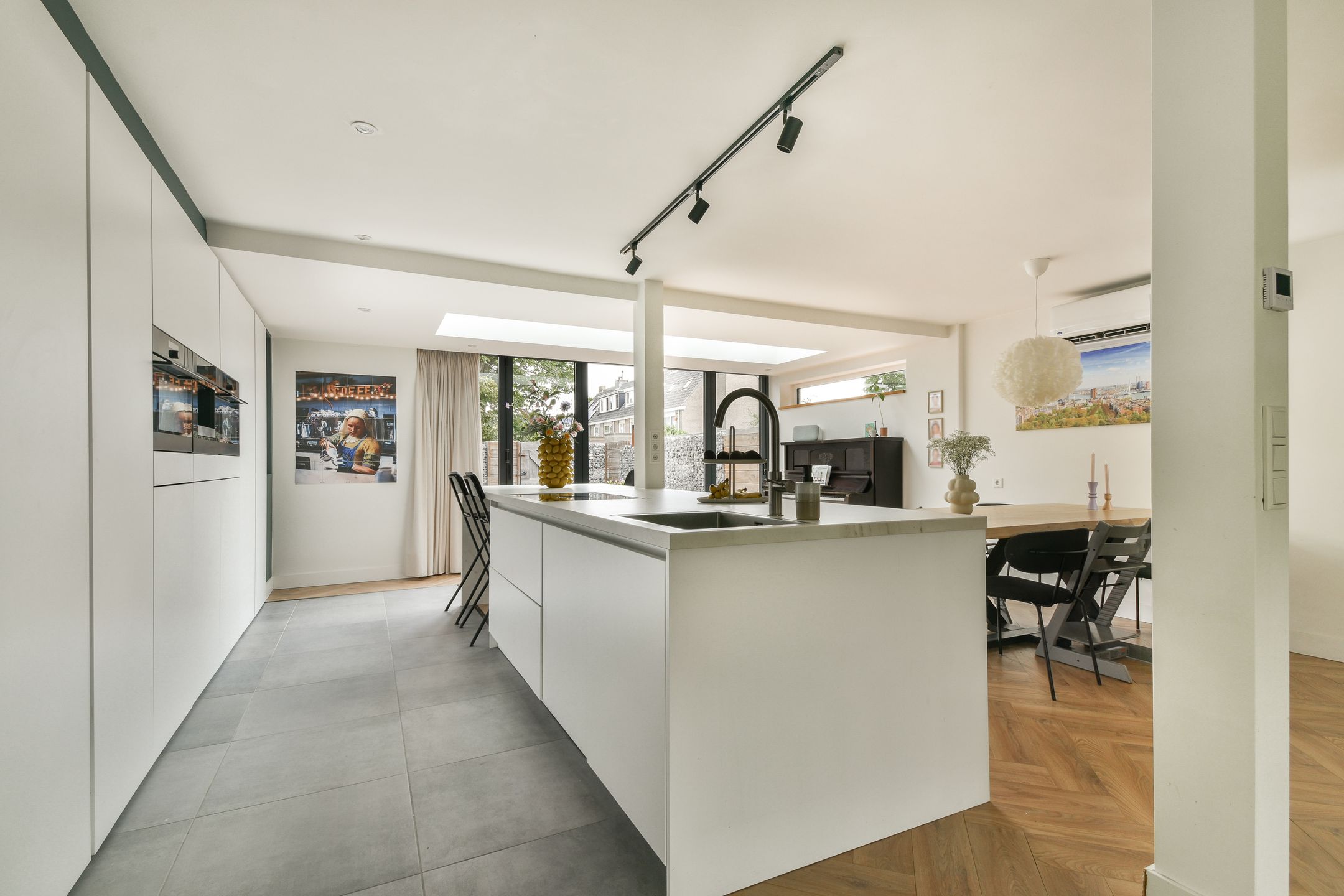 Photo 12 of Louise de Colignylaan 28