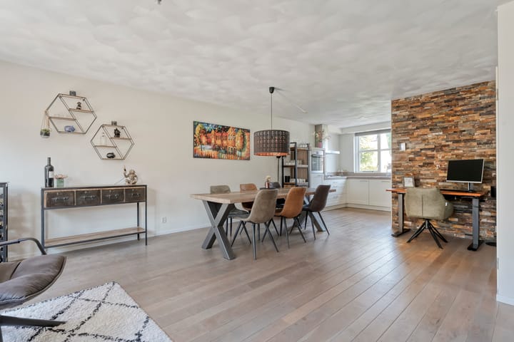 Photo 7 of van der Helststraat 25