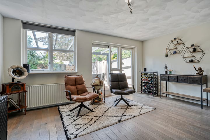 Photo 10 of van der Helststraat 25