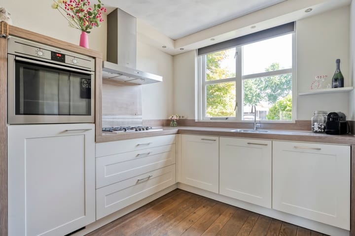 Photo 11 of van der Helststraat 25