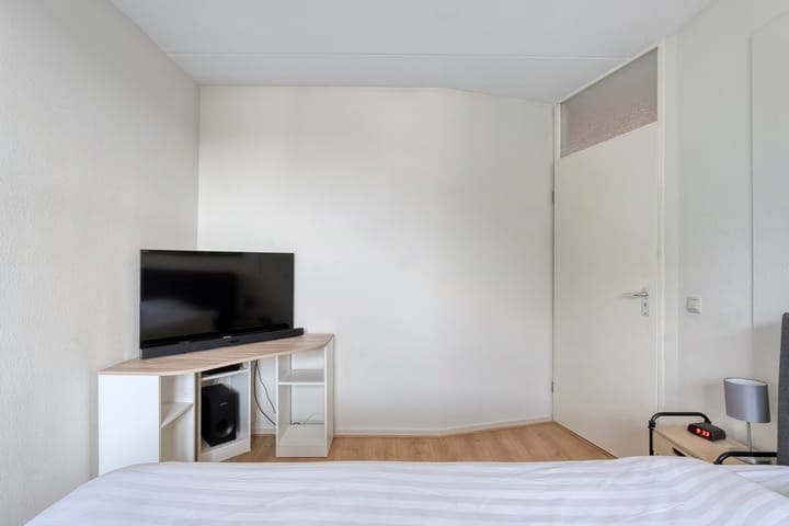 Photo 24 of van der Helststraat 25