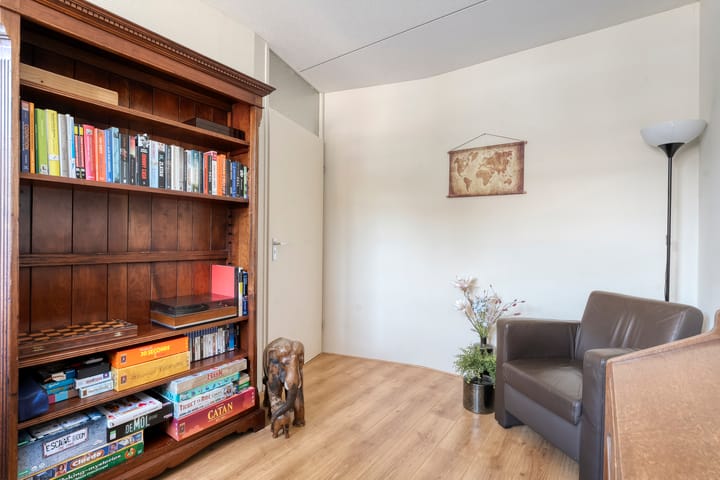 Photo 26 of van der Helststraat 25