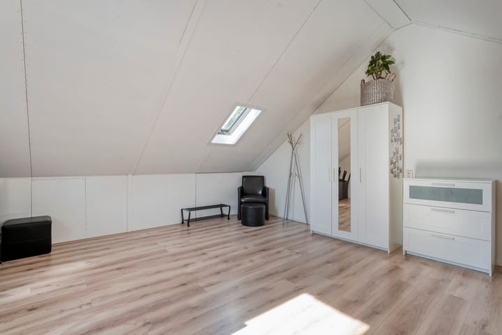 Photo 29 of van der Helststraat 25