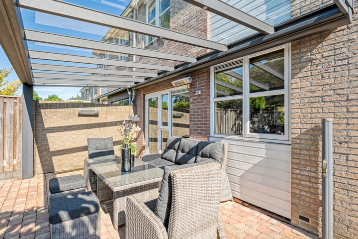 Photo 36 of van der Helststraat 25