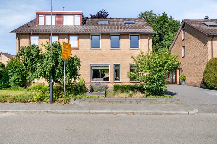 Photo 2 of Marten Orgeslaan 38