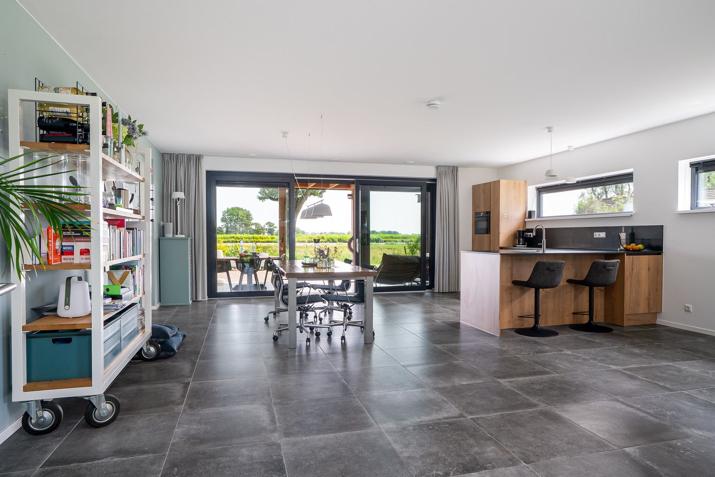 Photo 5 of De Waring 5-E