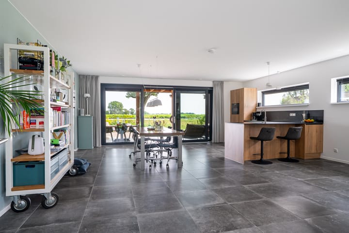 Photo 5 of De Waring 5-E