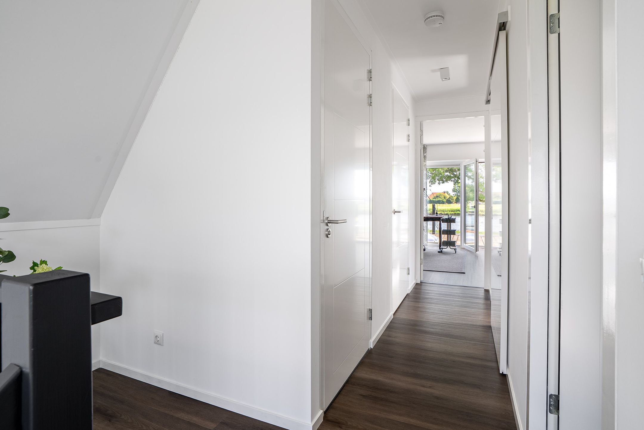 Photo 24 of De Waring 5-E