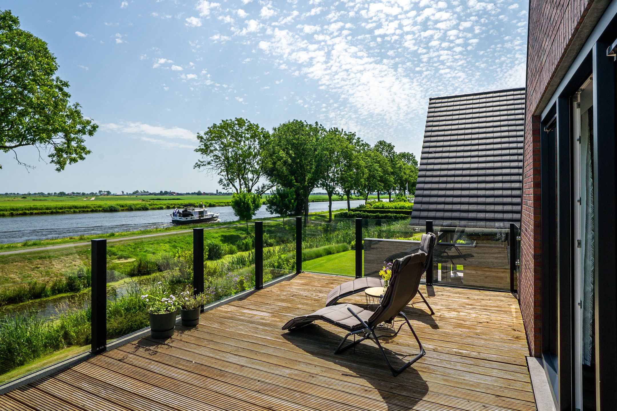 Photo 30 of De Waring 5-E