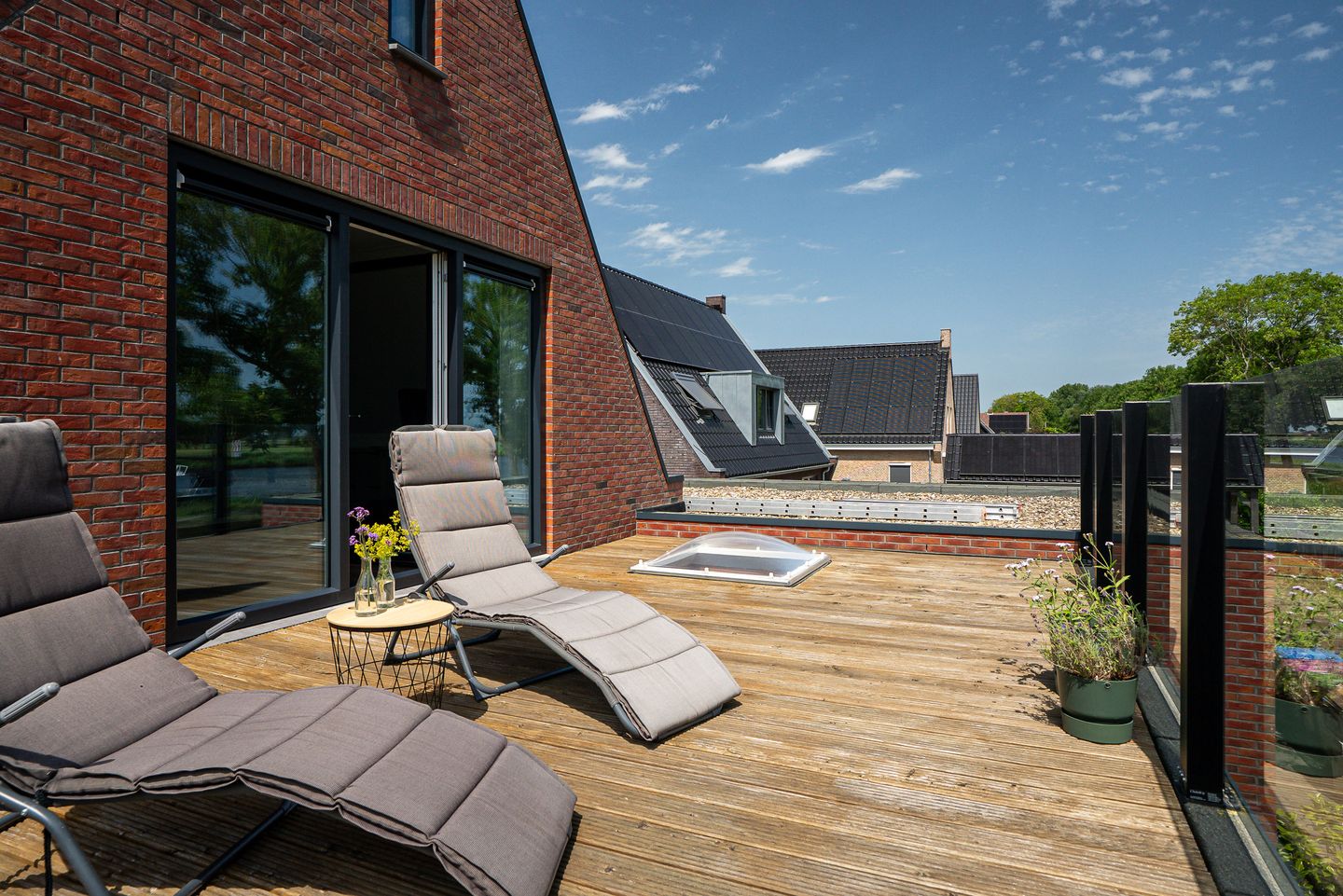 Photo 29 of De Waring 5-E